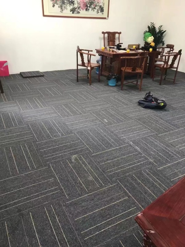 广州办公室方块地毯安装案例